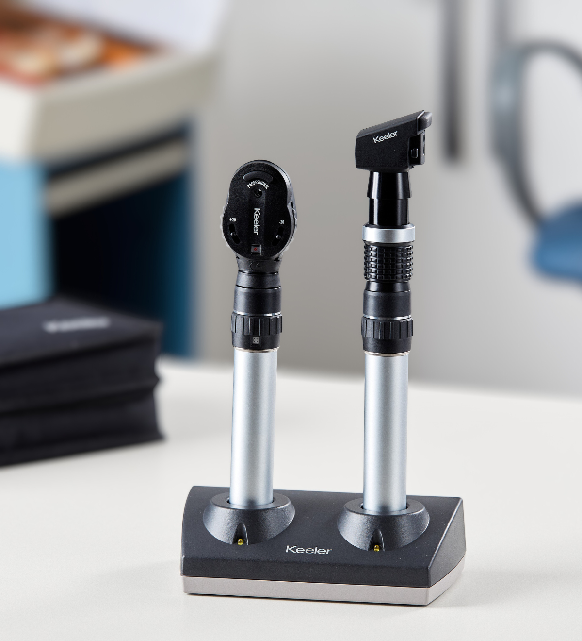 Conjunto de oftalmoscopio LED profesional y retinoscopio de franja - Imagen 5